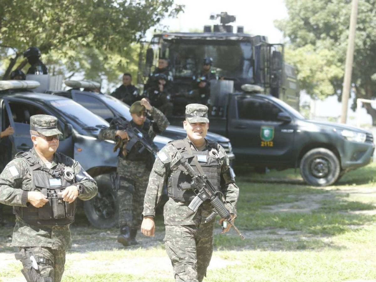 ¡Fiesta en el Olímpico! Barras ponen el color, sorpresa a Lavallén y el mejor ambiente