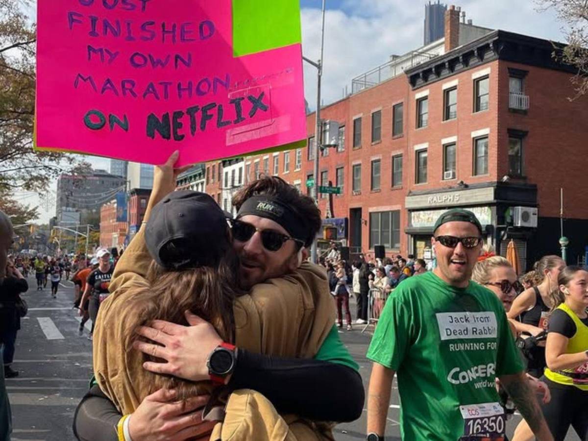 Daniel Neeson, hijo de Liam Neeson, anuncia su compromiso con Natalie Ackerman