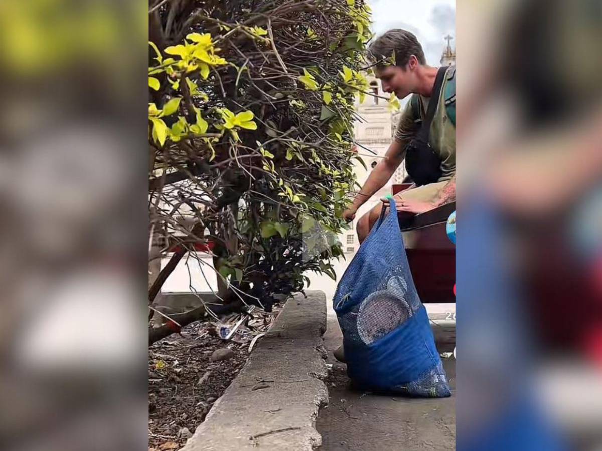 ¿Quiénes son Mikaela y Jirka, turistas que recorren Honduras y recolectan basura?