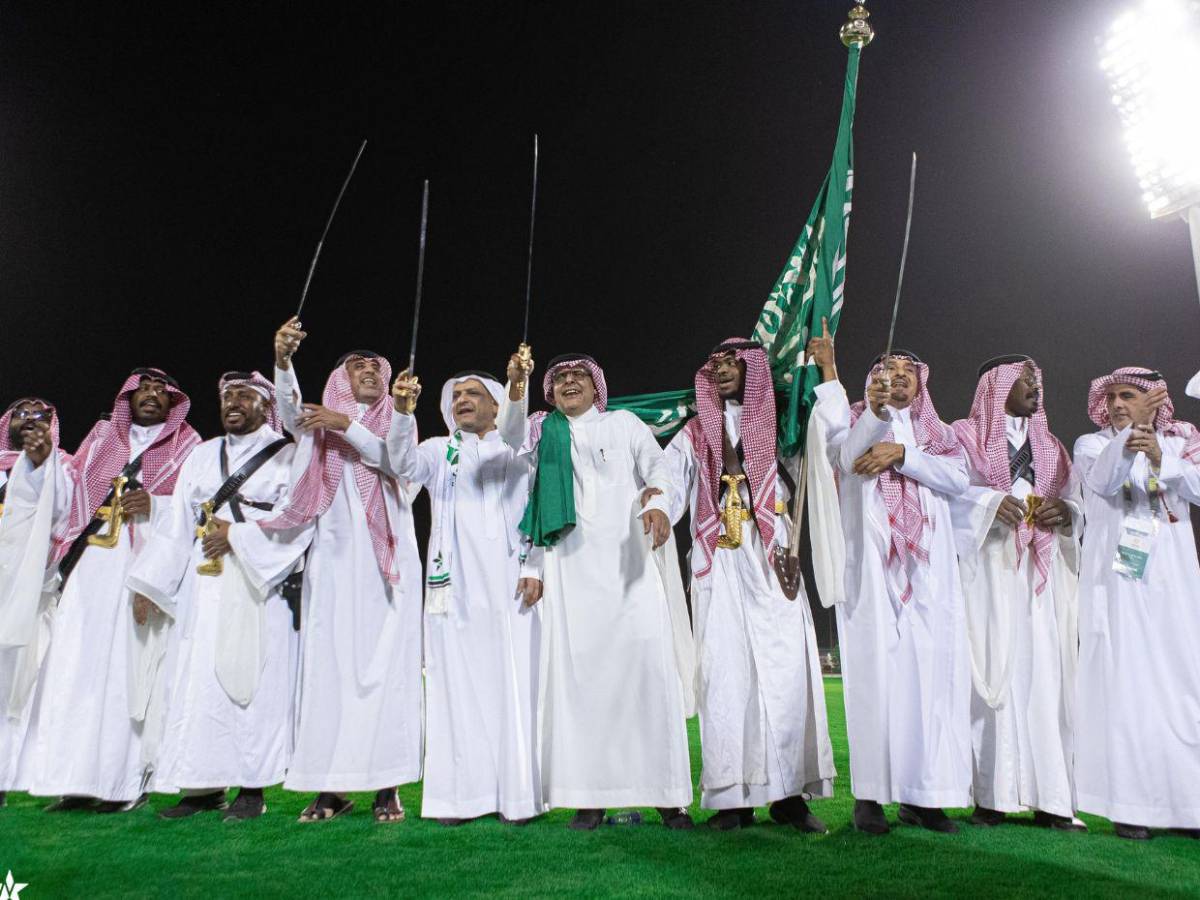 Los lujos con los que fue recibido Romell Quioto por su nuevo club de Arabia