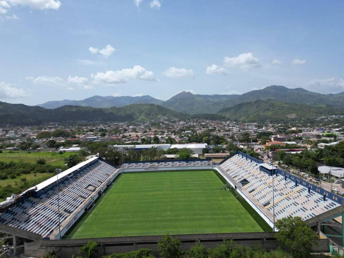 ¡Una belleza! Así está quedando el estadio Juan Ramón Brevé de Juticalpa con su nueva grama