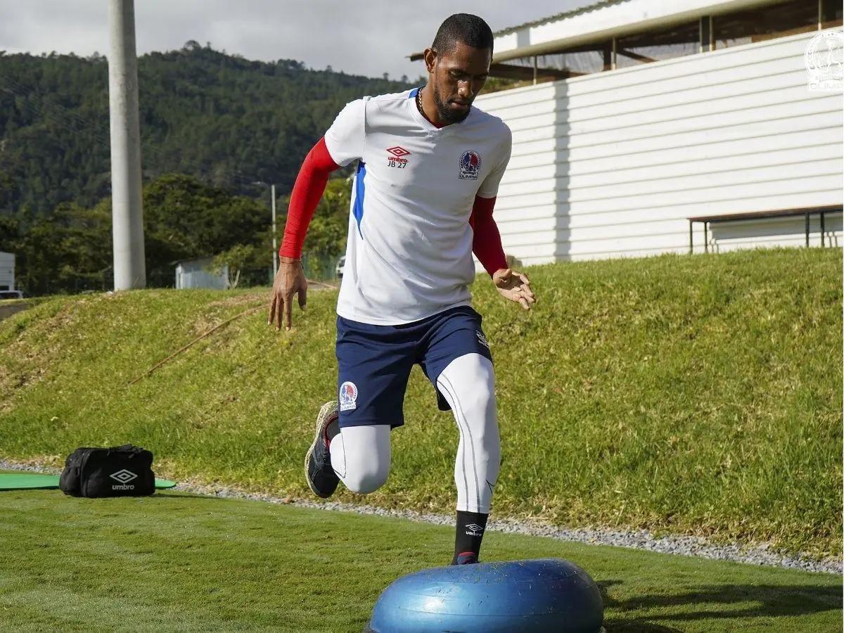 ¡Bajas y varios cambios! El modificado 11 del Olimpia para enfrentar a Real España