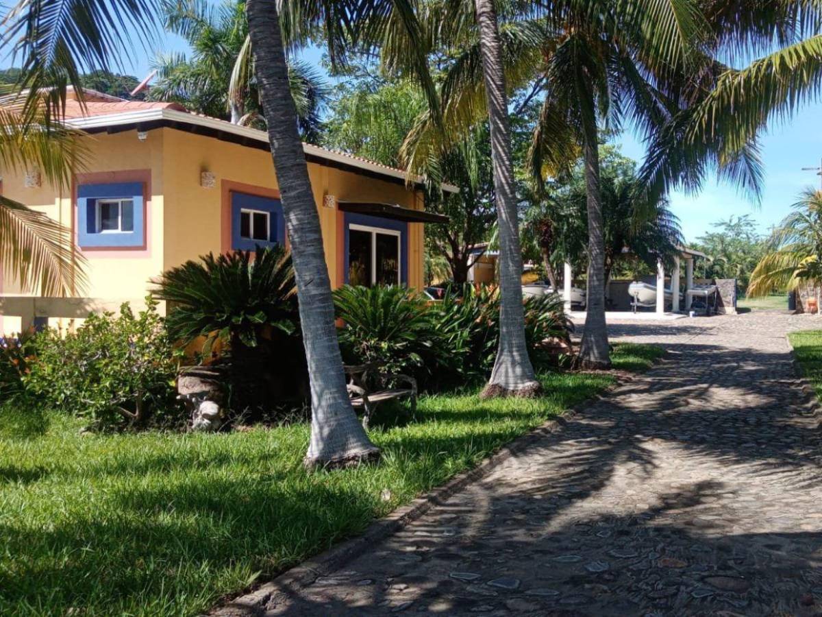 Mini yates, jetskis y chalet de playa, entre lujosos bienes incautados a Juan Ramón Molina