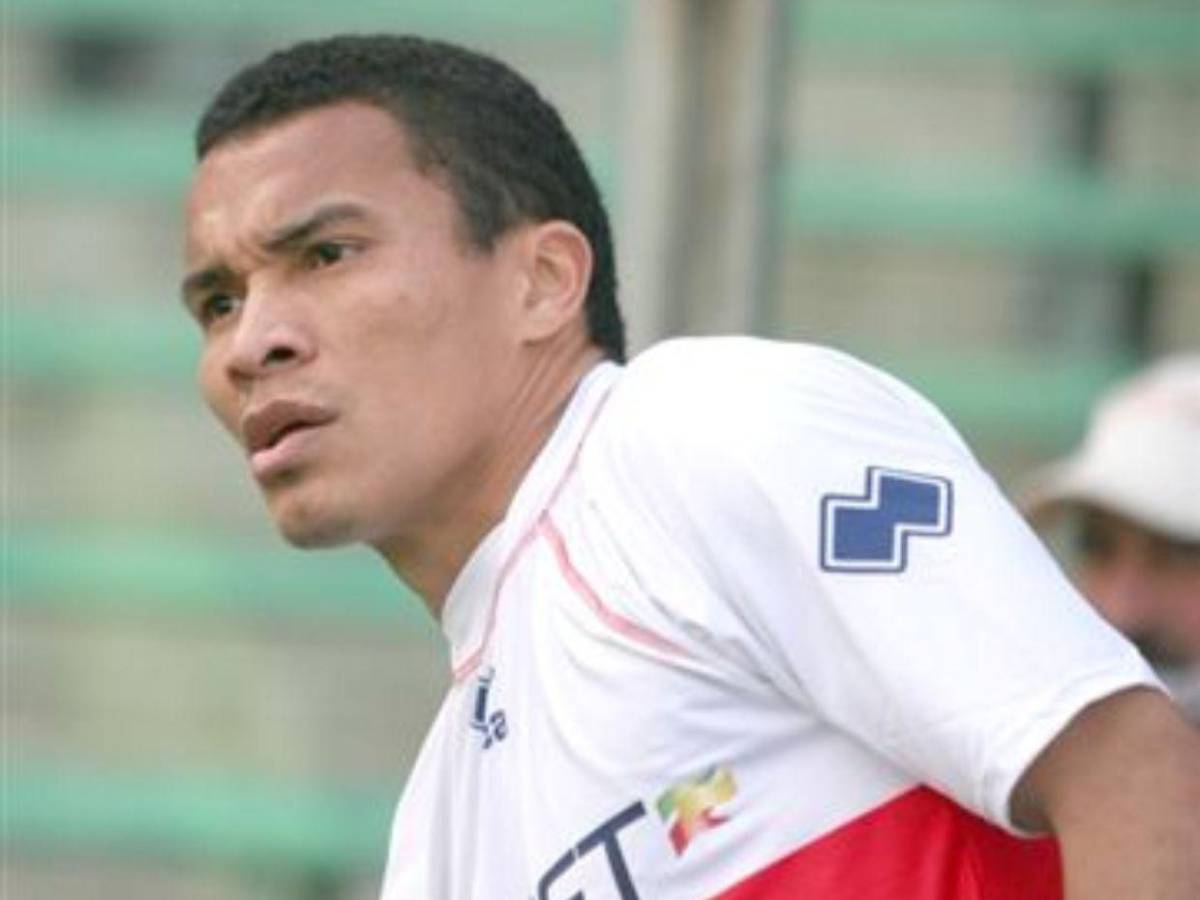 Les pegaría una pescozada: Rambo de León critica a jugadores de la selección de Honduras