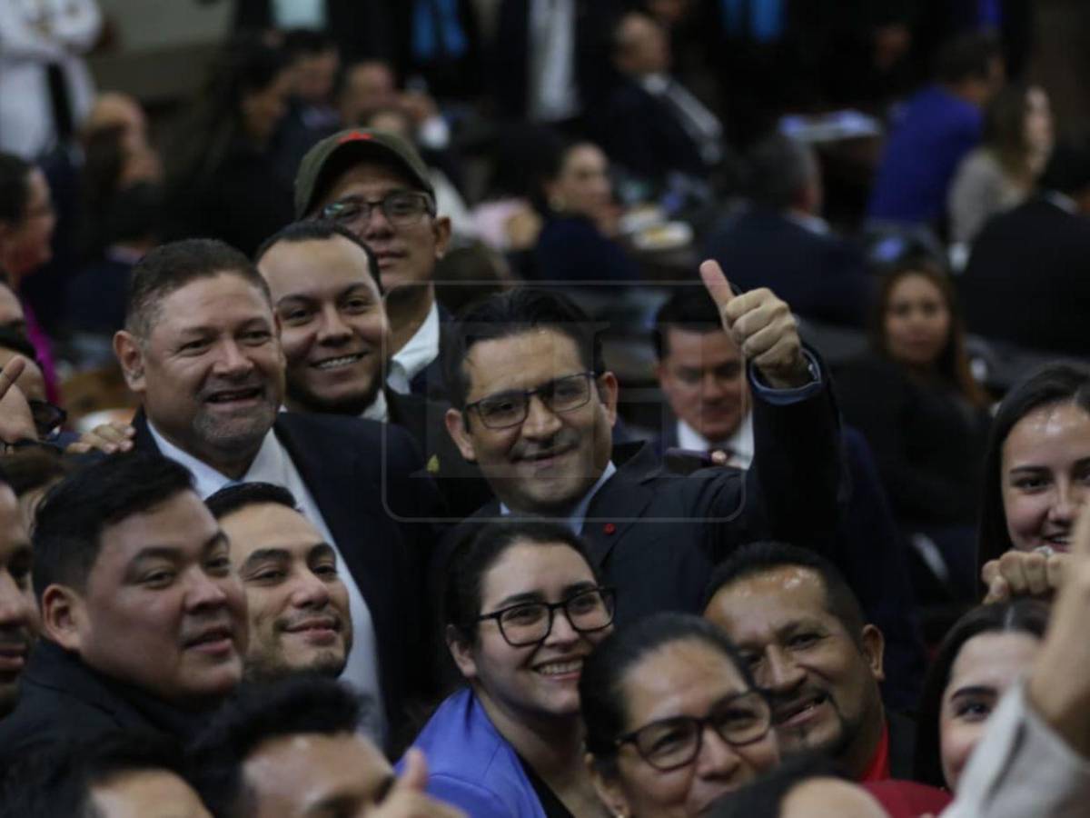 ¿Quiénes pueden ser electos para sustituir en el cargo a Marlon Ochoa y a Mario Morazán?