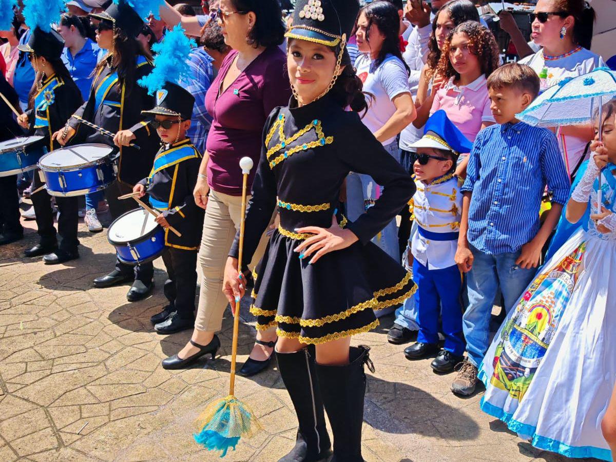 ​​​​​Niños y jóvenes llenan de color y tradición las fiestas patrias en Marcovia, Choluteca