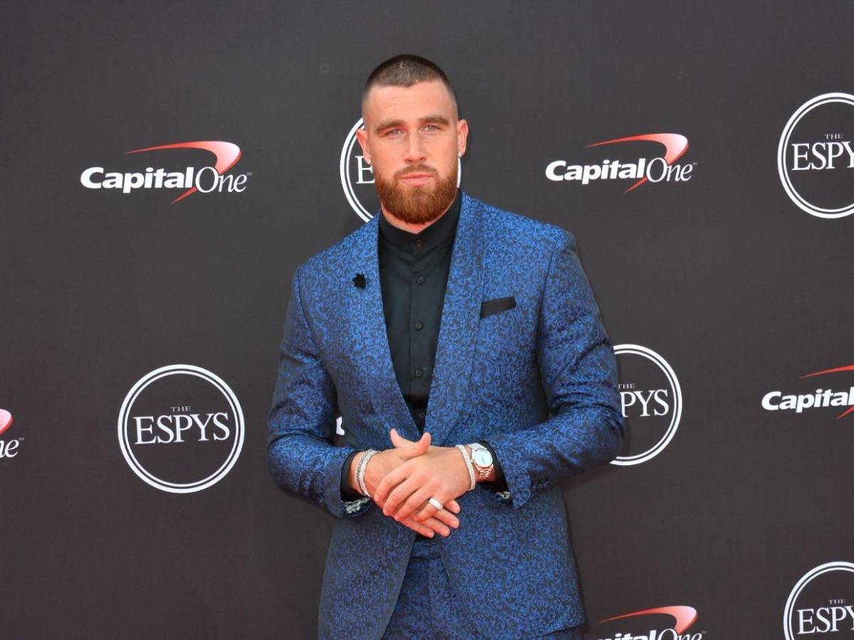 ¿A cuánto asciende la fortuna de Travis Kelce, el esposo de Taylor Swift?