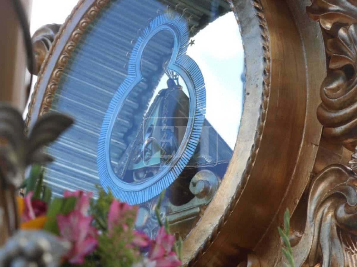 Así se lleva a cabo la peregrinación de la Vigen de Suyapa en la capital