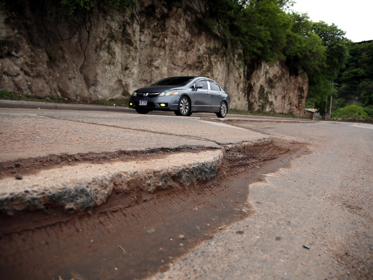Lluvia expone el olvido y los daños en las calles del Distrito Central