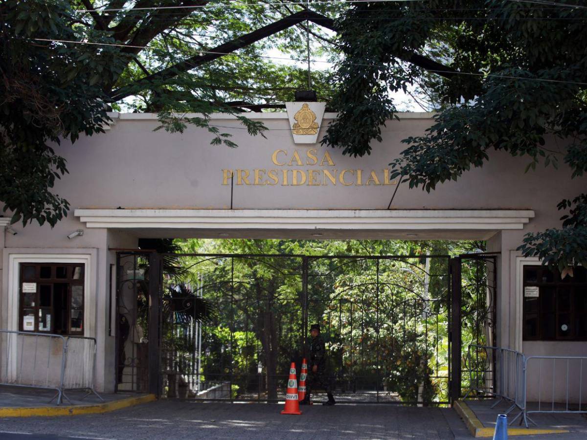 Casa Presidencial queda en calma absoluta luego del revés en las urnas