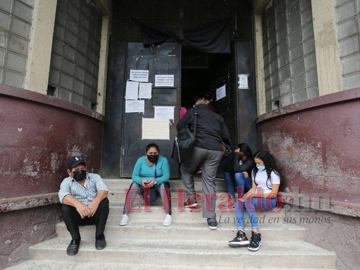 Presencialidad en riesgo por reporte de 93 institutos con casos de covid-19