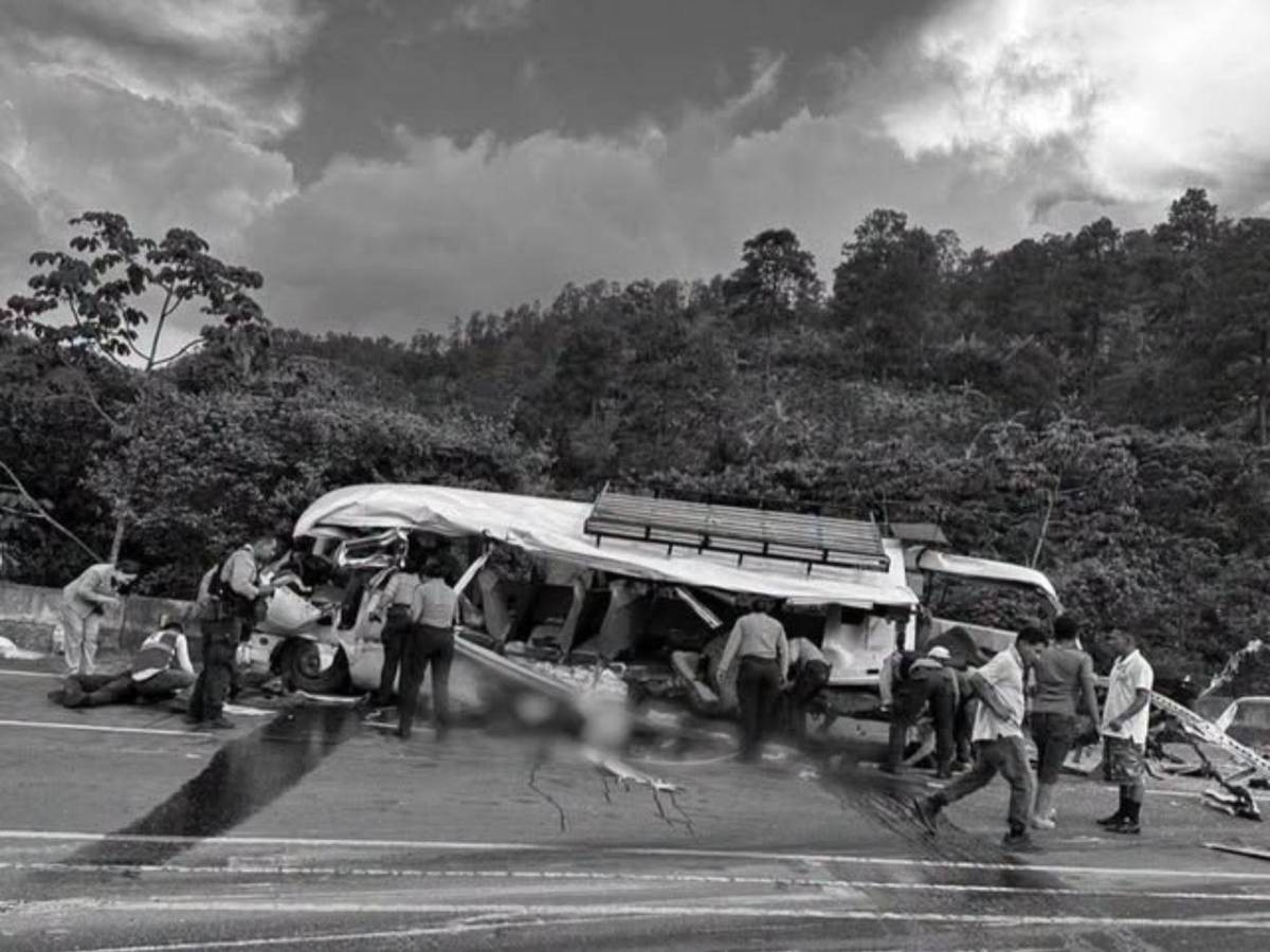 Esto se sabe del conductor de la grúa que chocó con bus de la Policía en El Rodeo, Comayagua