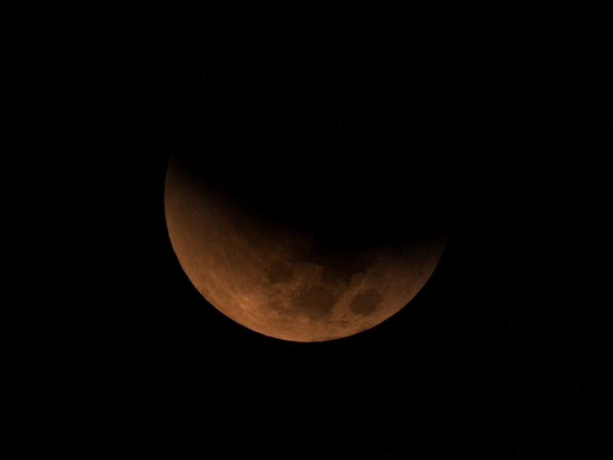 EN IMÁGENES: así se vio el eclipse lunar este martes 3 de marzo