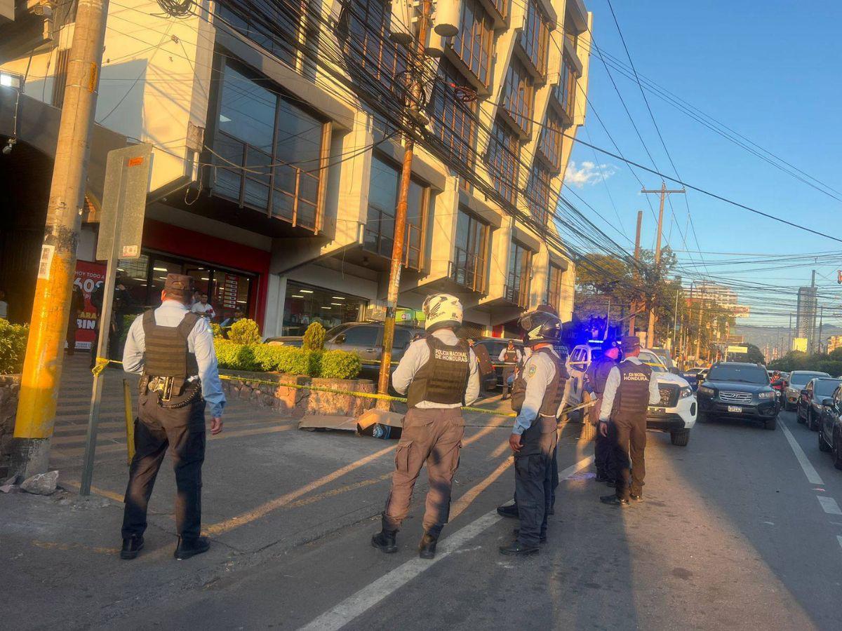 Kevin Valle dejó mal estacionada su moto y fue asesinado por un guardia en la capital