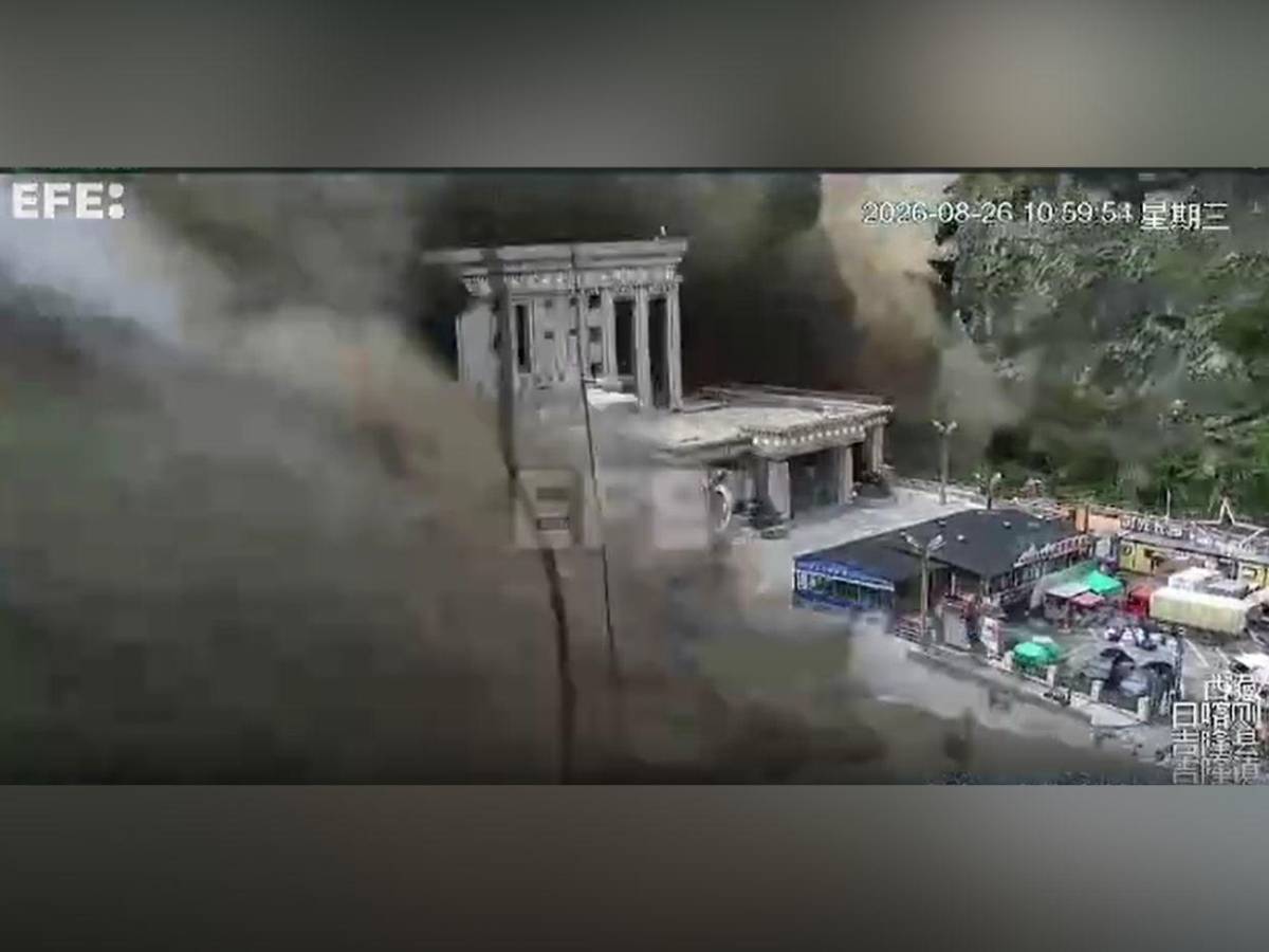 Casi 100 muertos y más de 700 desaparecidos: el desastre de la riada en Nepal