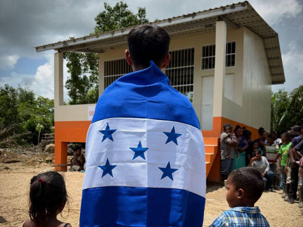 Más de L.1 millón: Shin Fujiyama revela cuánto gastó en construir escuela en Umru, La Mosquitia
