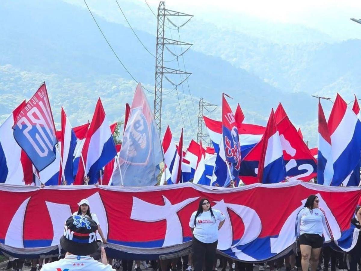 ¡Fiesta en el Olímpico! Barras ponen el color, sorpresa a Lavallén y el mejor ambiente