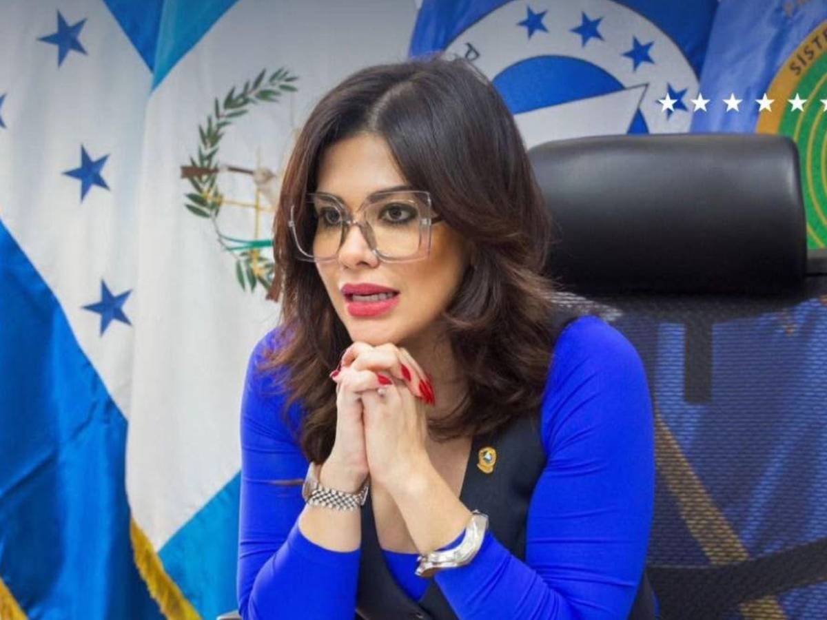 Pese a tener un buen salario como diputada, Xiomara Castro solo asiste a sesiones del Parlacen por Zoom
