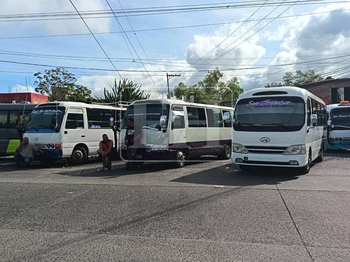 Caos vehicular en sector norte de anillo periférico por protesta de transportistas