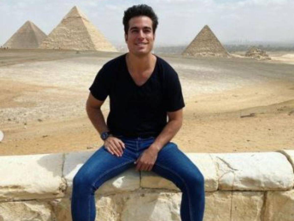 Deportan de Egipto al actor Danilo Carrera por “coqueto”