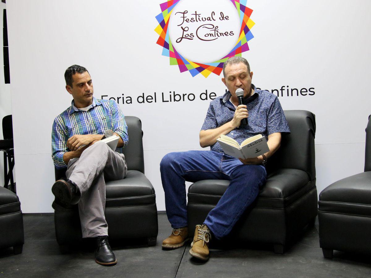 El poeta Néstor Ulloa lo acompañó durante su disertación en el Festival de Los Confines.