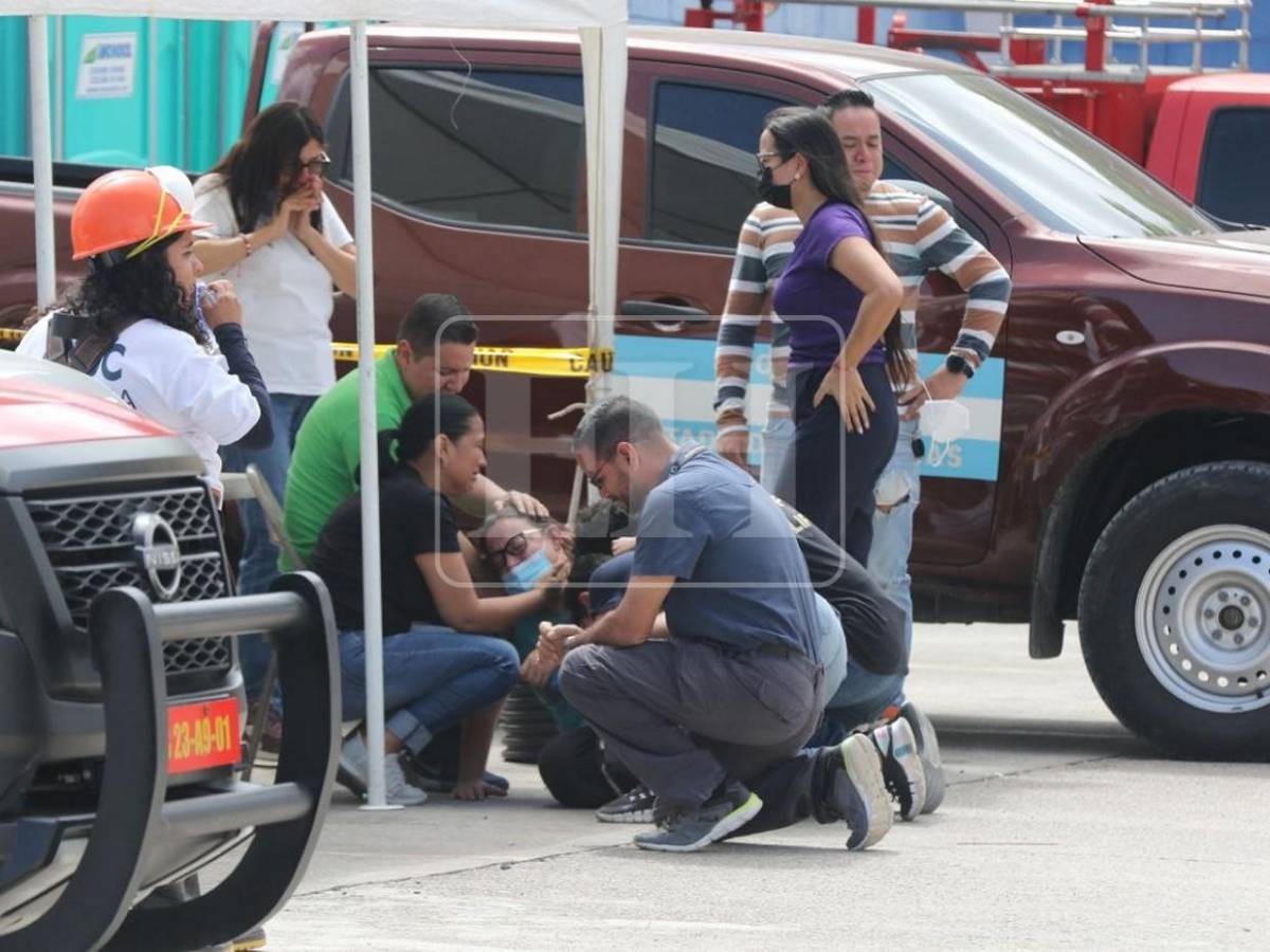 Mediante cadena humana fue el doloroso rescate de los restos de don Félix Núñez