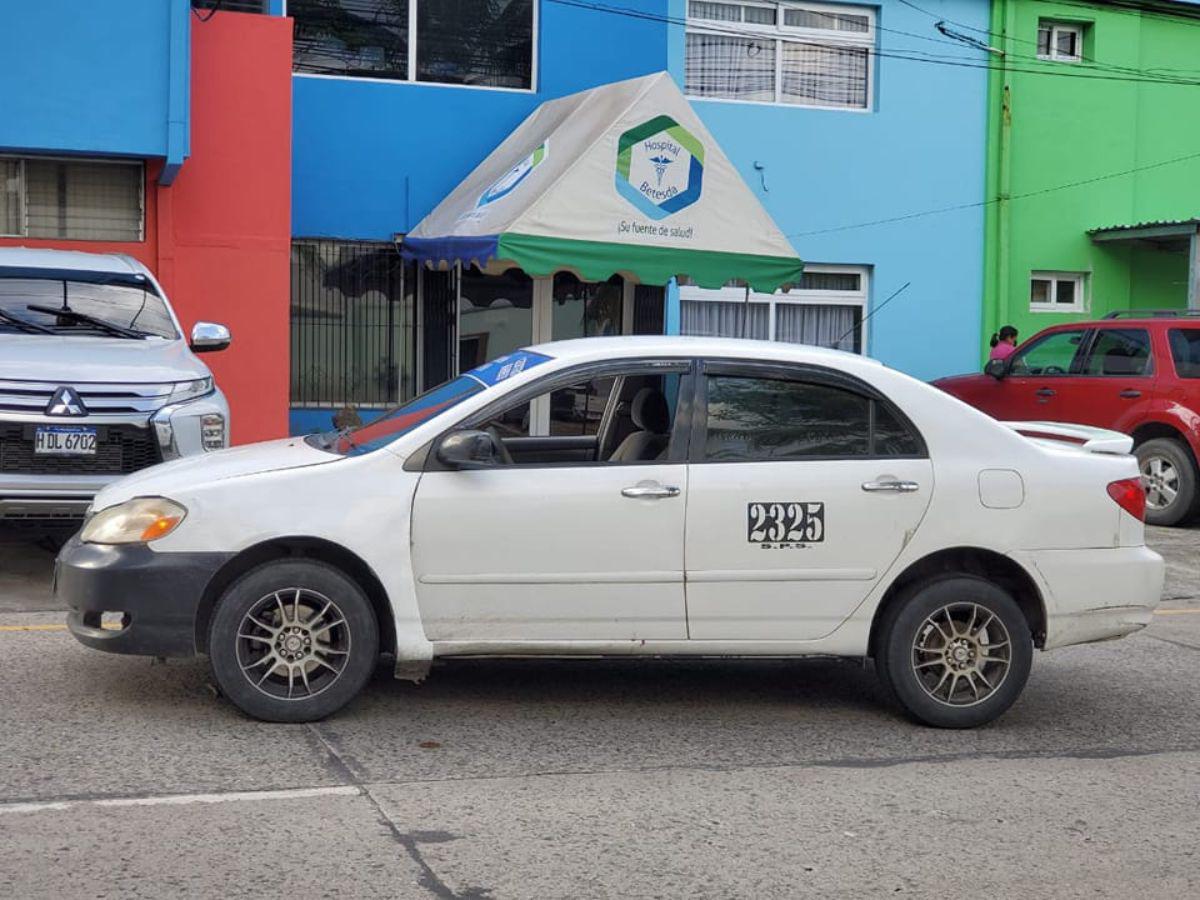 Atentan contra conductor de taxi en barrio Los Andes de San Pedro sula