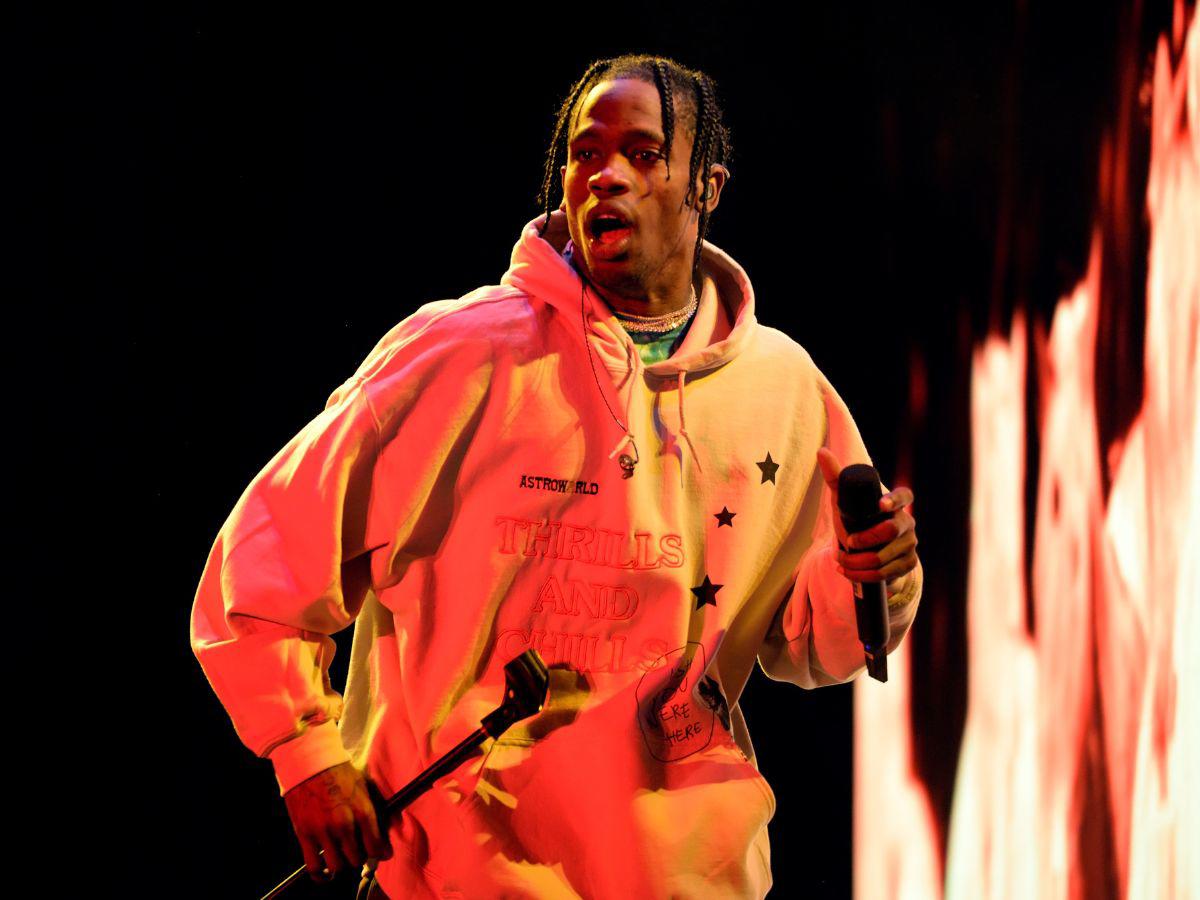 Rapero Travis Scott, libre de cargos penales por 10 muertes en show en Texas