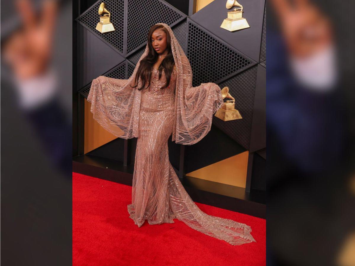 Quiénes brillaron en la alfombra roja: los mejor vestidos de los Grammy 2026