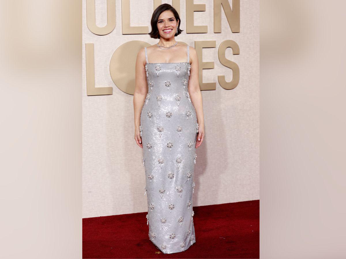 America Ferrera deslumbra en la gala de los Globos de Oro 2024