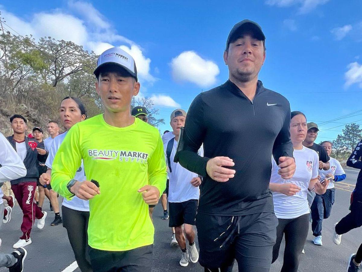 Titular de la SIT recibe críticas por correr junto a Shin Fujiyama