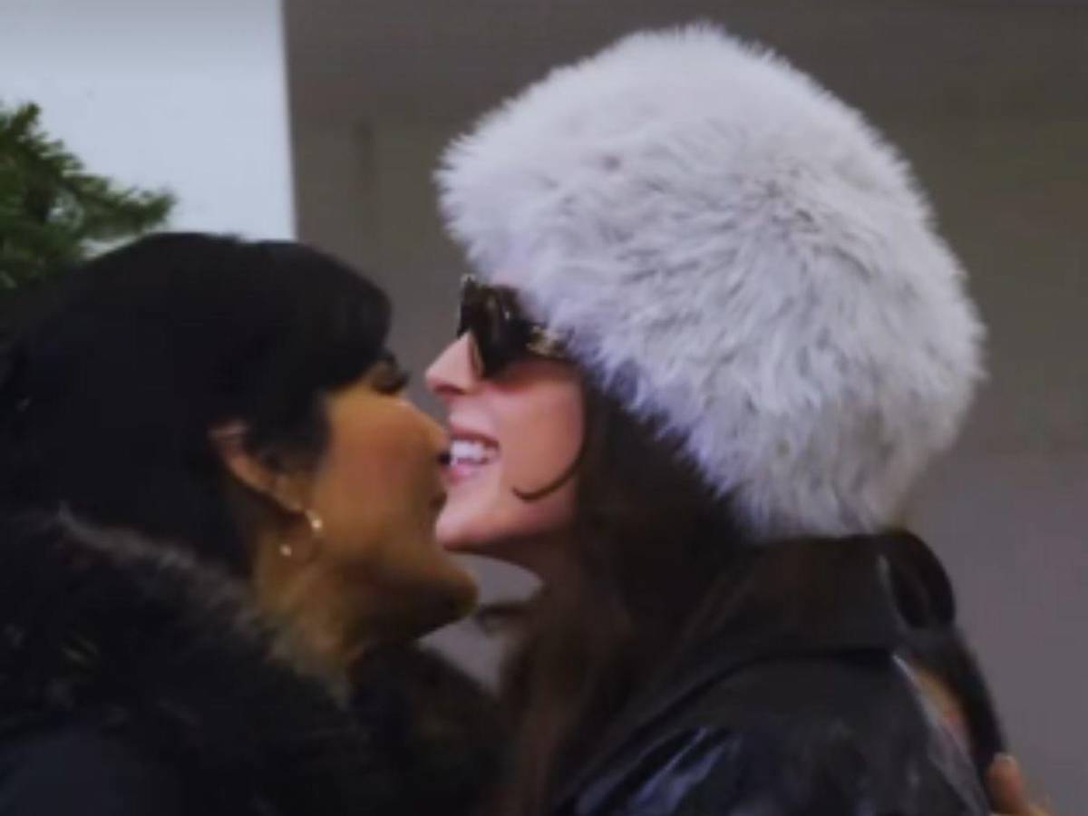 Fátima Bosch llega a Nueva York entre mariachis y polémicas