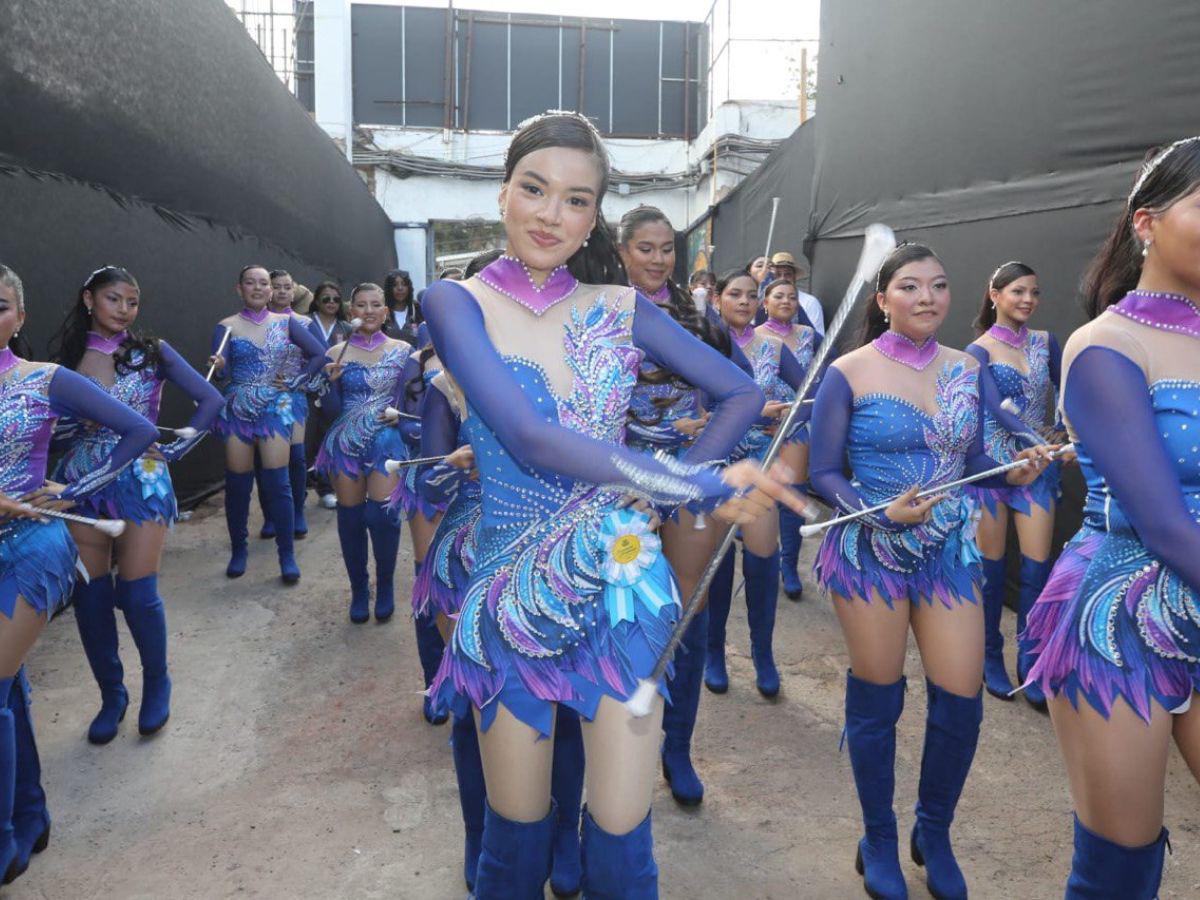 Bellas y radiantes: palillonas del Instituto Central se lucen en los desfiles patrios 2024