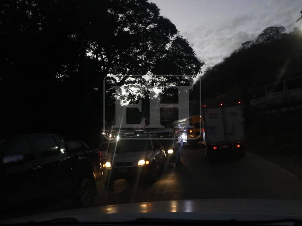 Así estuvo el tráfico vehicular esta madrugada en la salida al sur de la capital