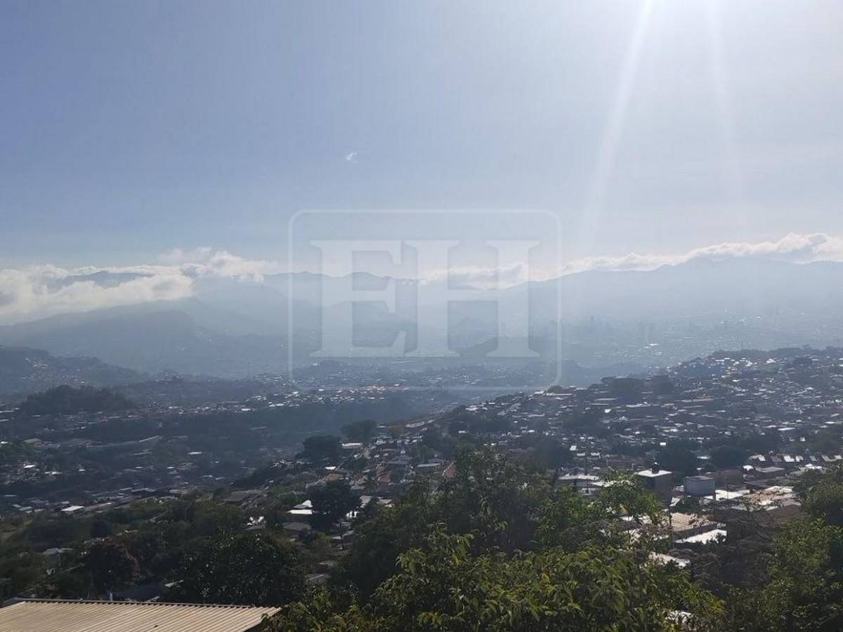 Domingo soleado, caluroso y con bruma: así está el clima en Tegucigalpa