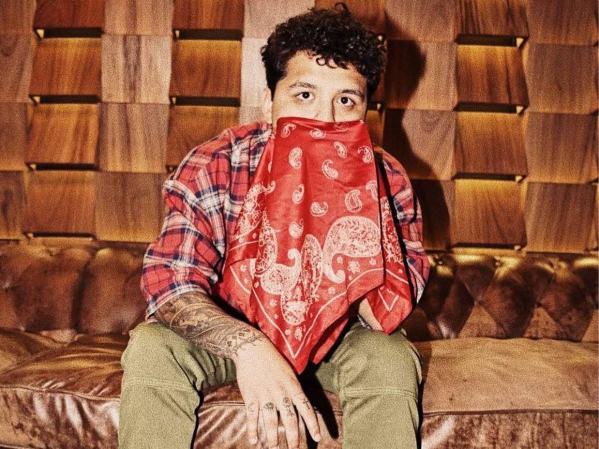 Christian Nodal admite que de niño 'robaba' para poder tener juguetes