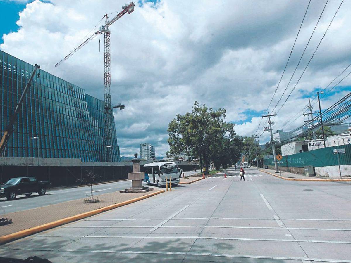 En el bulevar Los Próceres habrá algunos semáforos en los giros a la izquierda.