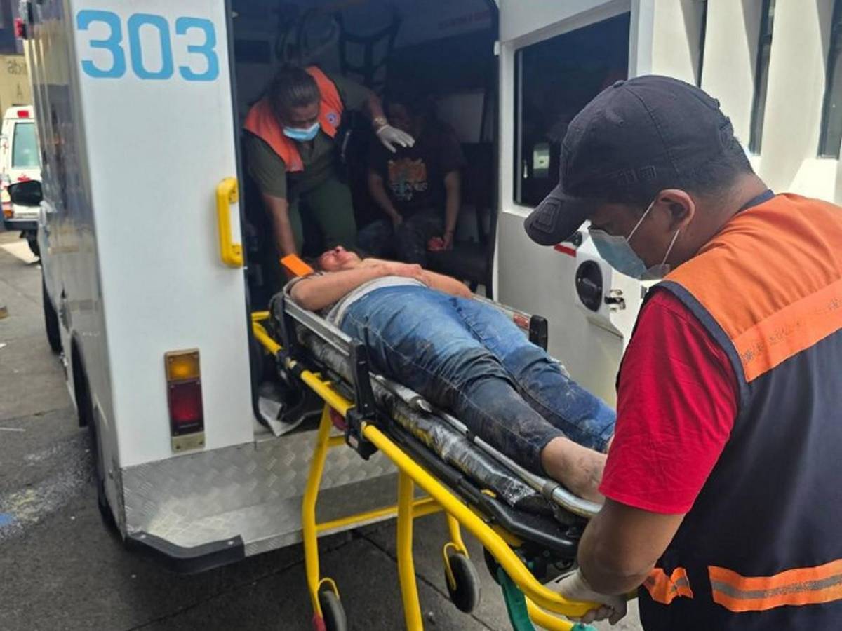 Trasladan al Hospital Escuela a 10 heridos del accidente en Villa Nueva; hay dos niños