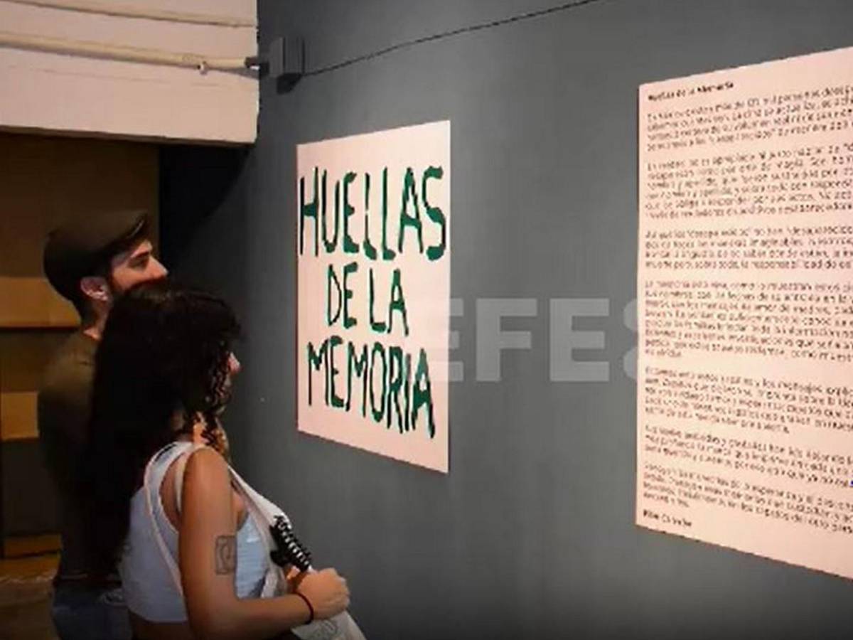 Con huellas de zapatos visibilizan las desapariciones en México