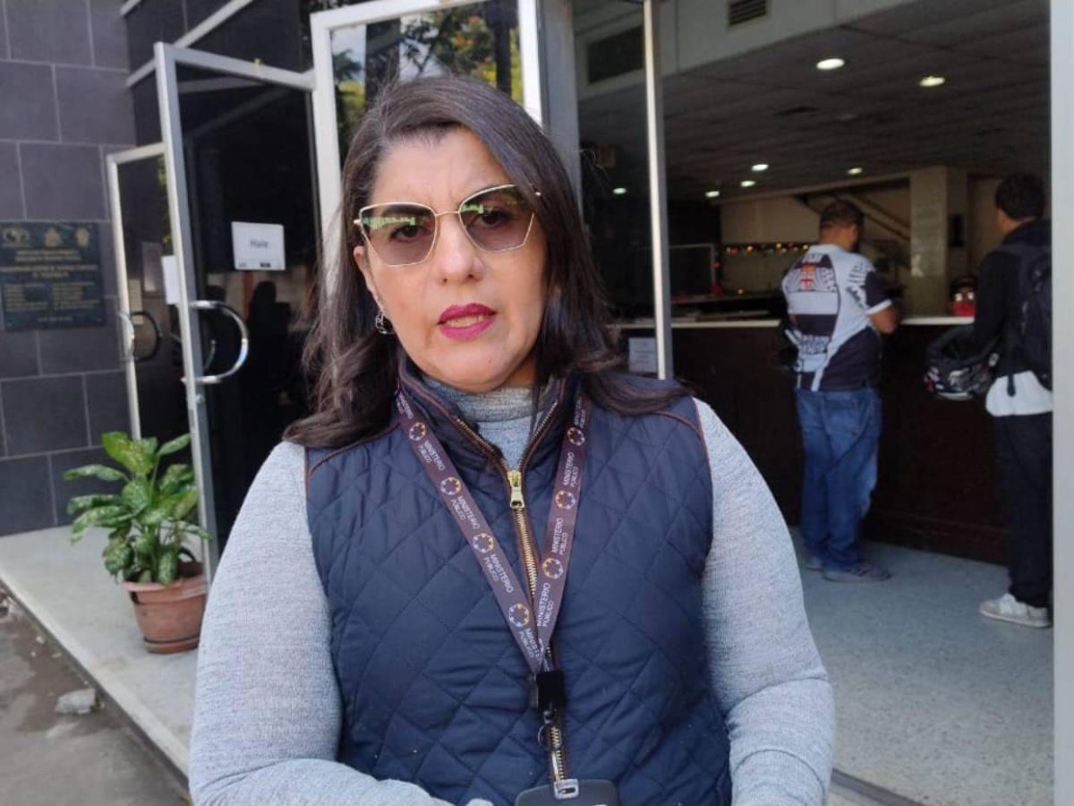 Inspeccionan vehículo de Miguel Salgado, médico que fue asesinado en Lomas del Diamante