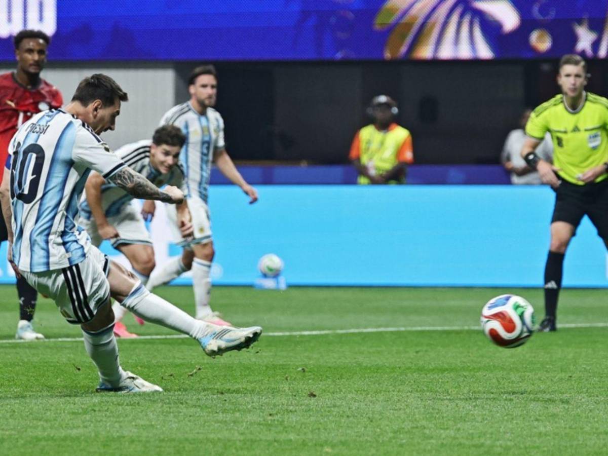 ¿Castigo o respaldo? La FIFA define el futuro del árbitro del Argentina-Egipto, tras ser señalado de amaño