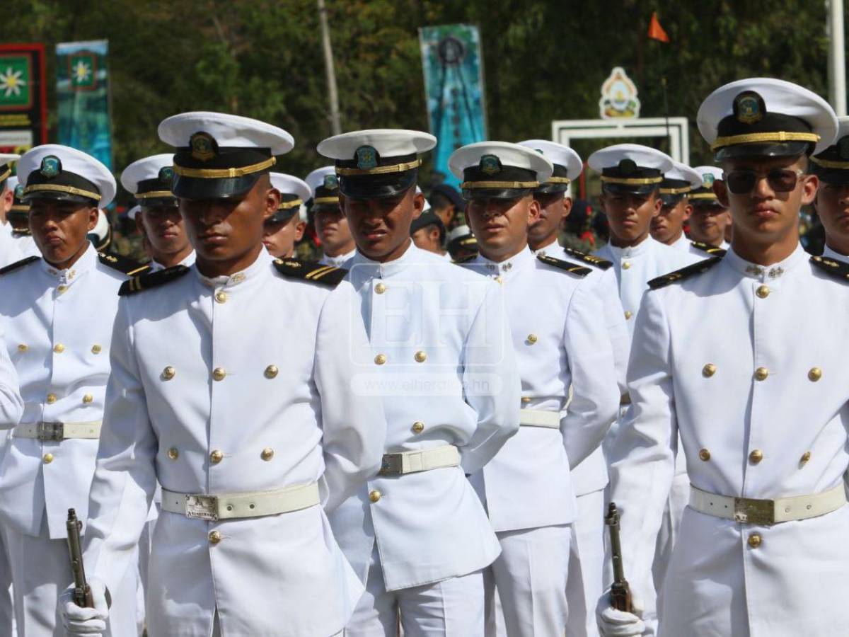 Así se desarrolla la ceremonia de traspaso de mando de las FF AA