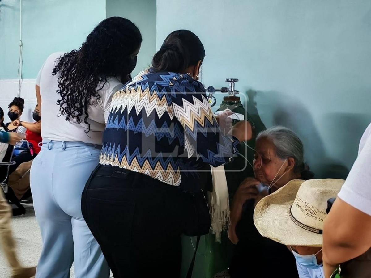 Abarrotada lucen salas del Hospital El Toráx por infecciones respiratorias
