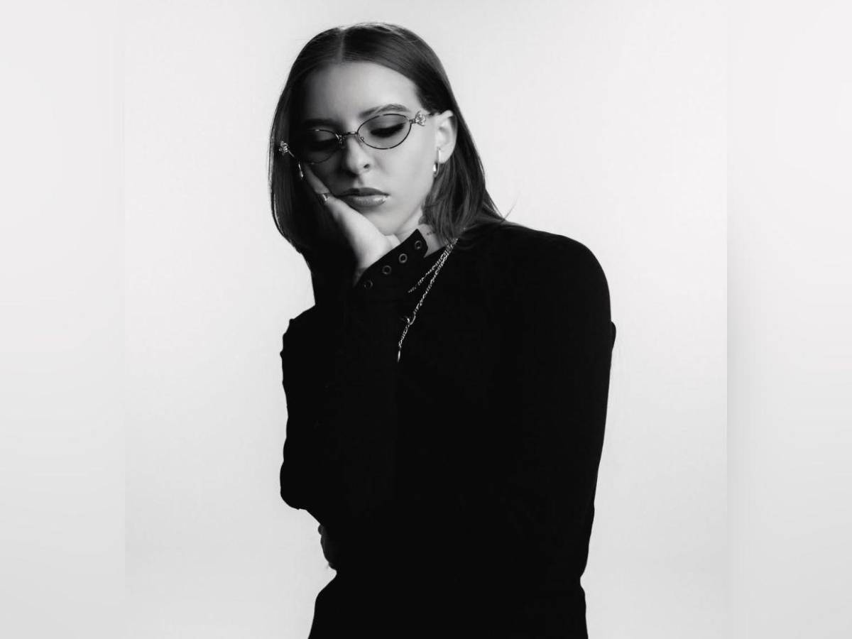 Young Miko lanza Do Not Disturb: Late Checkout, su cuarto álbum