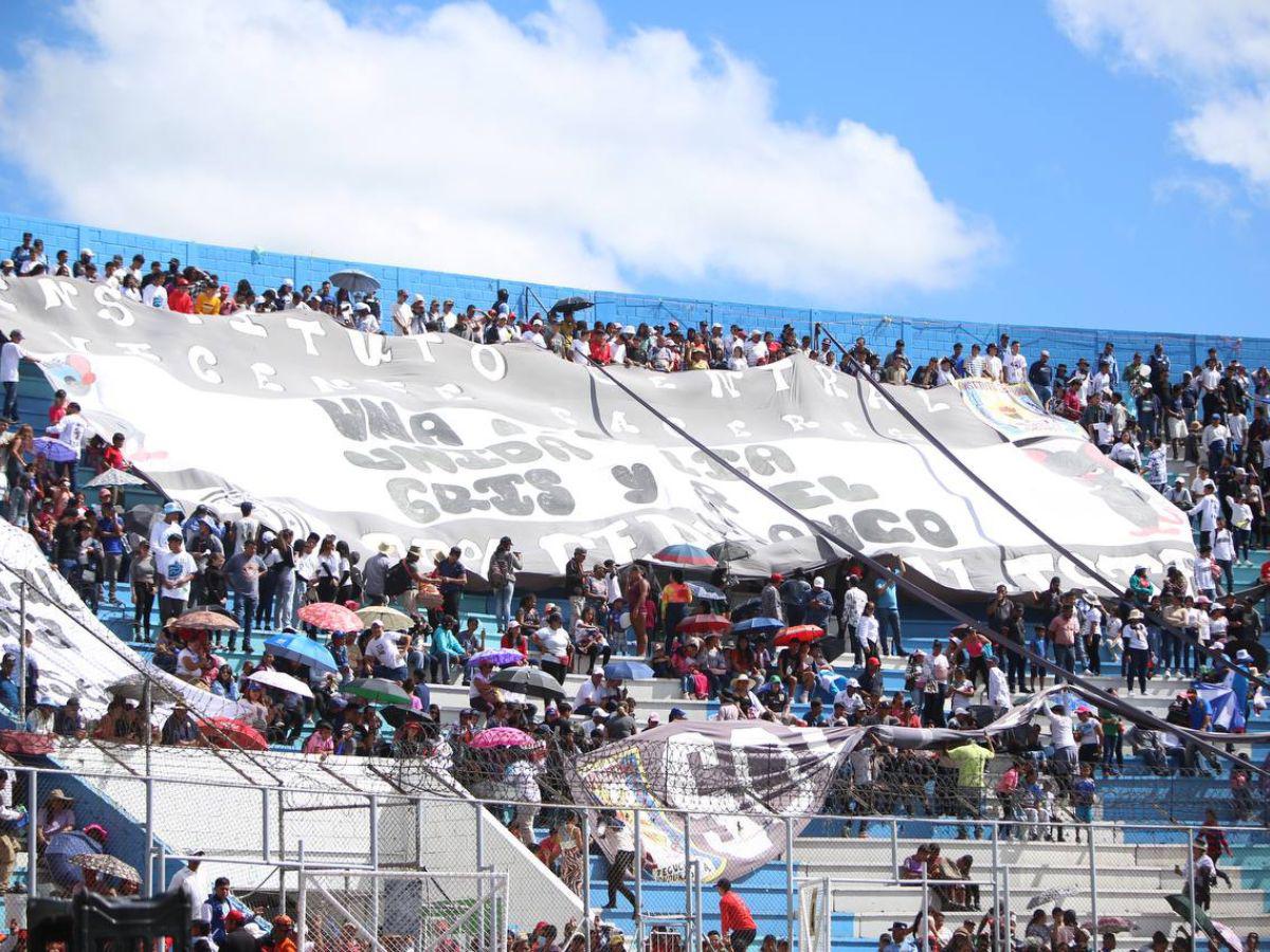 Instituto Central Vicente Cáceres brilla en el Estadio Nacional en los 202 años de Independencia de Honduras