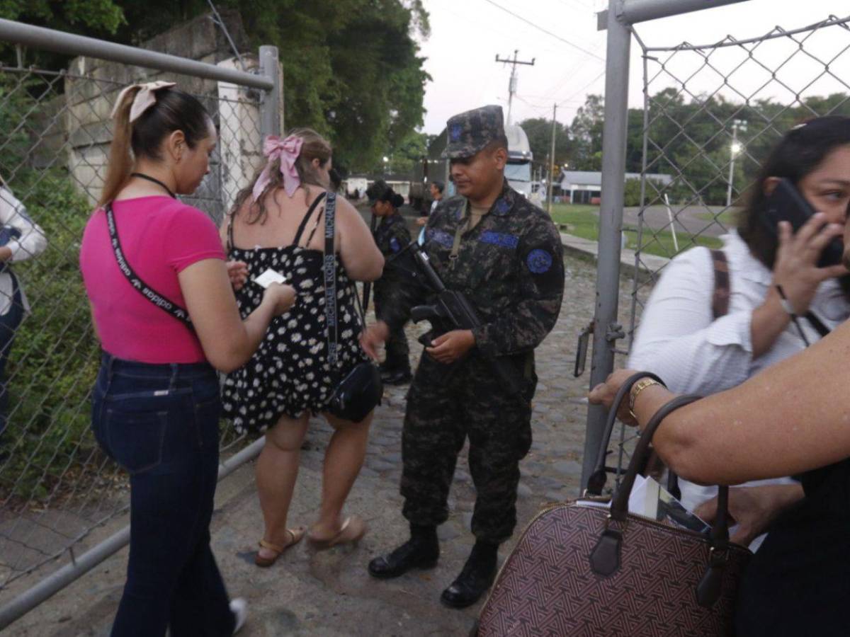 Con urnas aún cerradas y banderillazo arrancan las votaciones en elecciones primarias en Honduras