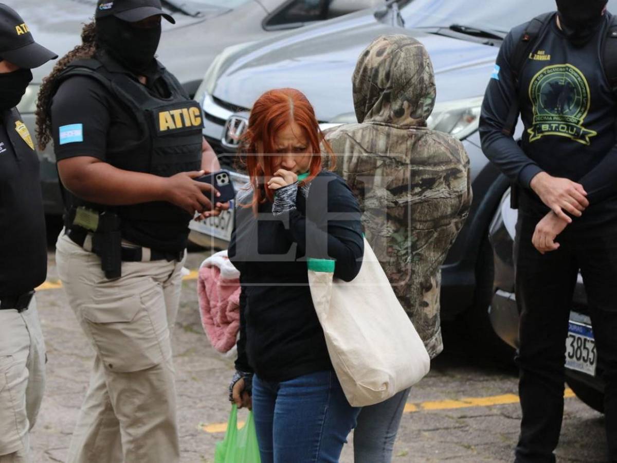 Con cobijas y bien abrigados: llegan detenidos a su audiencia por caso Sedesol