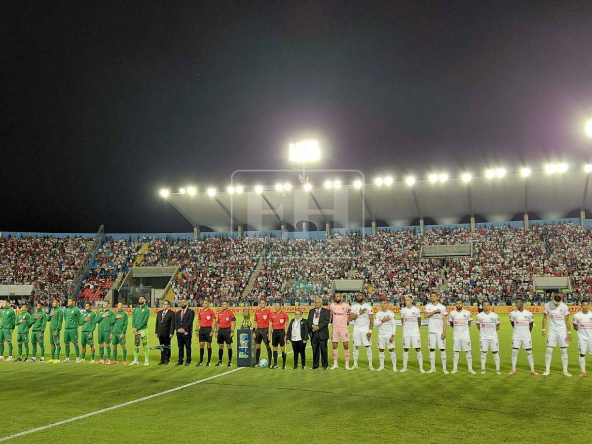 ¡Con tifo y show de luces! Así fue recibido el Olimpia en la gran final