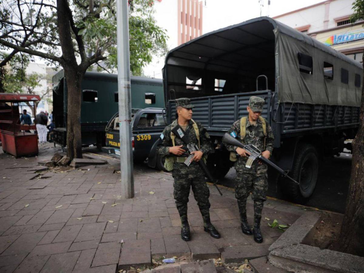 Repleto de militares: Así luce el centro de la capital previo a transición del CN