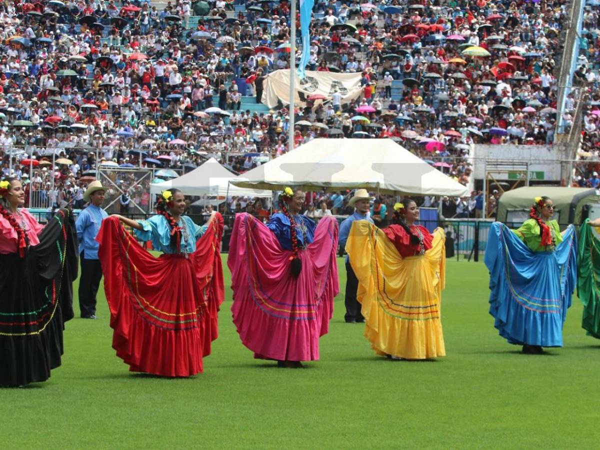 Danzas garífunas y lencas: así estuvo el show cultural de los desfiles patrios 2025
